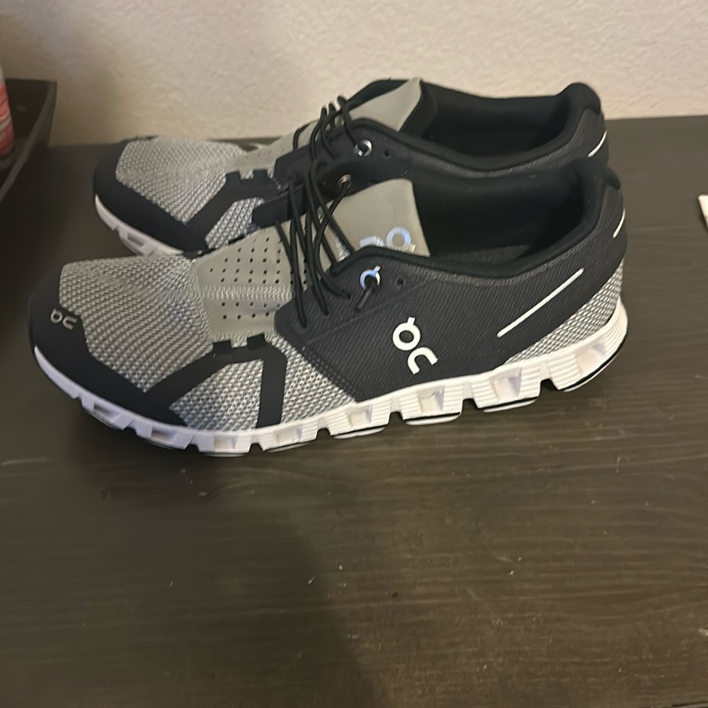 Like new on cloud shoes. Only worn 2-3 times.